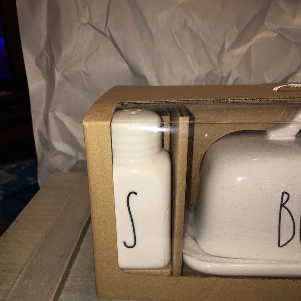 🧈 RAE DUNN Butter Dish w/ Salt & Pepper Set - Picture 4 of 7